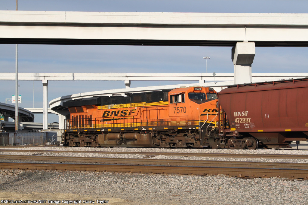 BNSF 7570